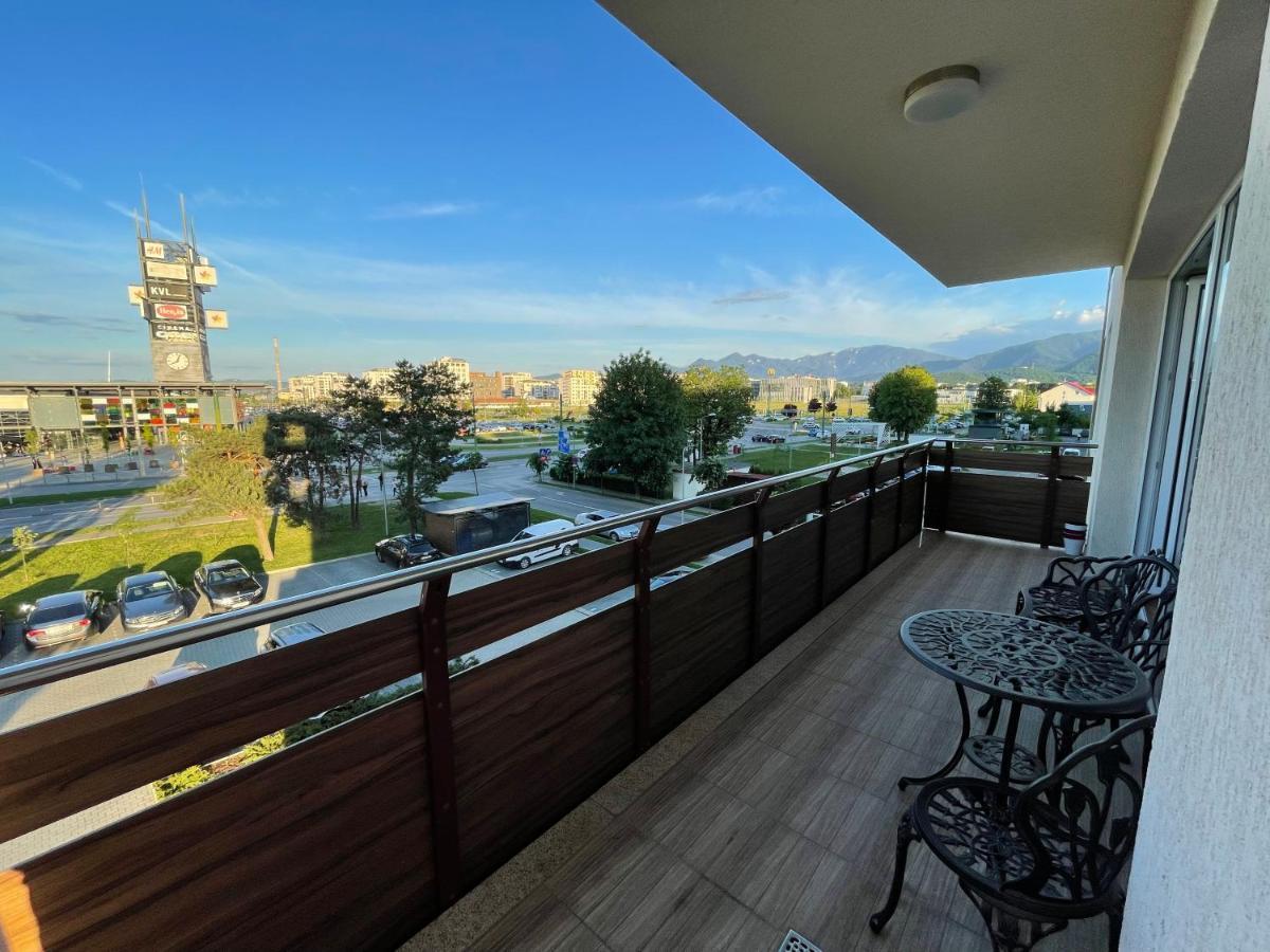 Coresi Spacious And Comfortable, Gbwifi, Parking 브라쇼브 외부 사진