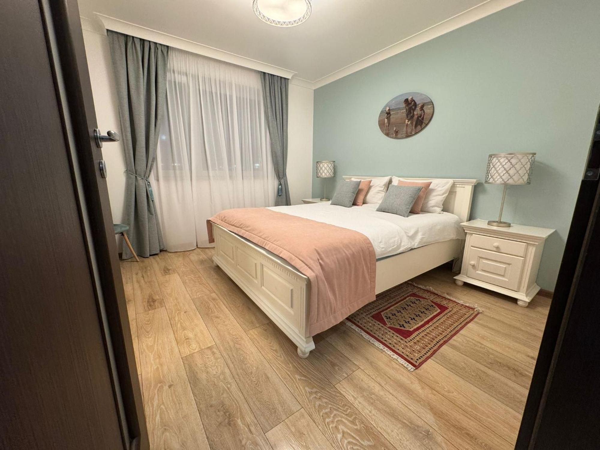 Coresi Spacious And Comfortable, Gbwifi, Parking 브라쇼브 외부 사진